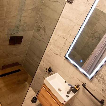 With Private Jacuzzi & Parking Ferienhaus Trogir