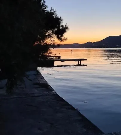 With Private Jacuzzi & Parking Ferienhaus Trogir