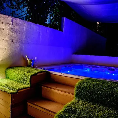 Ferienhaus With Private Jacuzzi & Parking Trogir