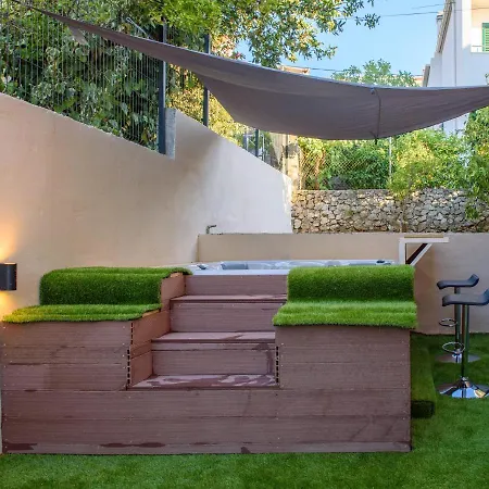 Ferienhaus With Private Jacuzzi & Parking Trogir