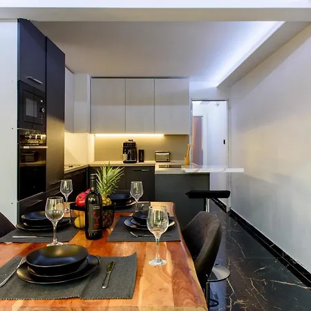 With Private Jacuzzi & Parking Ferienhaus *