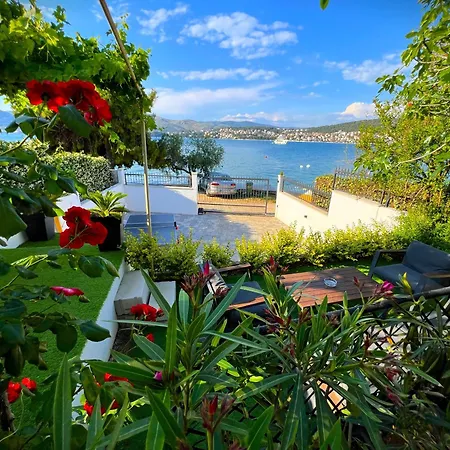 Ferienhaus With Private Jacuzzi & Parking *